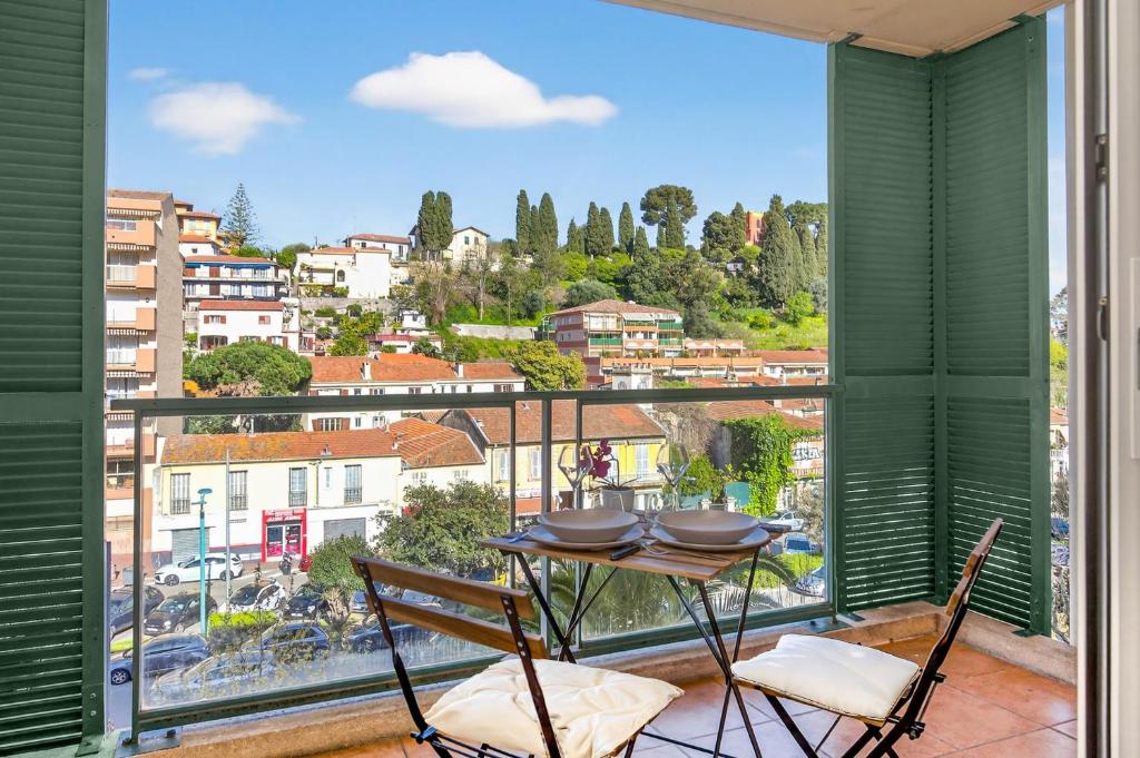 Studio dans le centre de Menton avec balcon et clim - 1