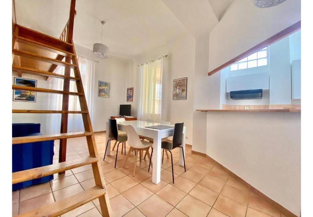 Appartement lumineux avec mezzanine - climatisé - 2