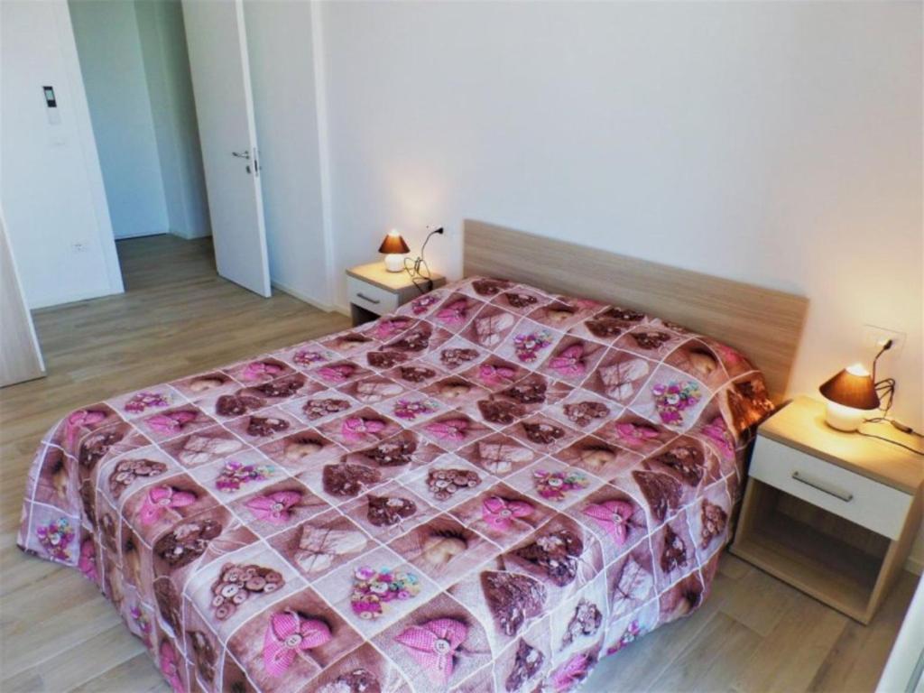 Modern family flat with terrace and pool - 4