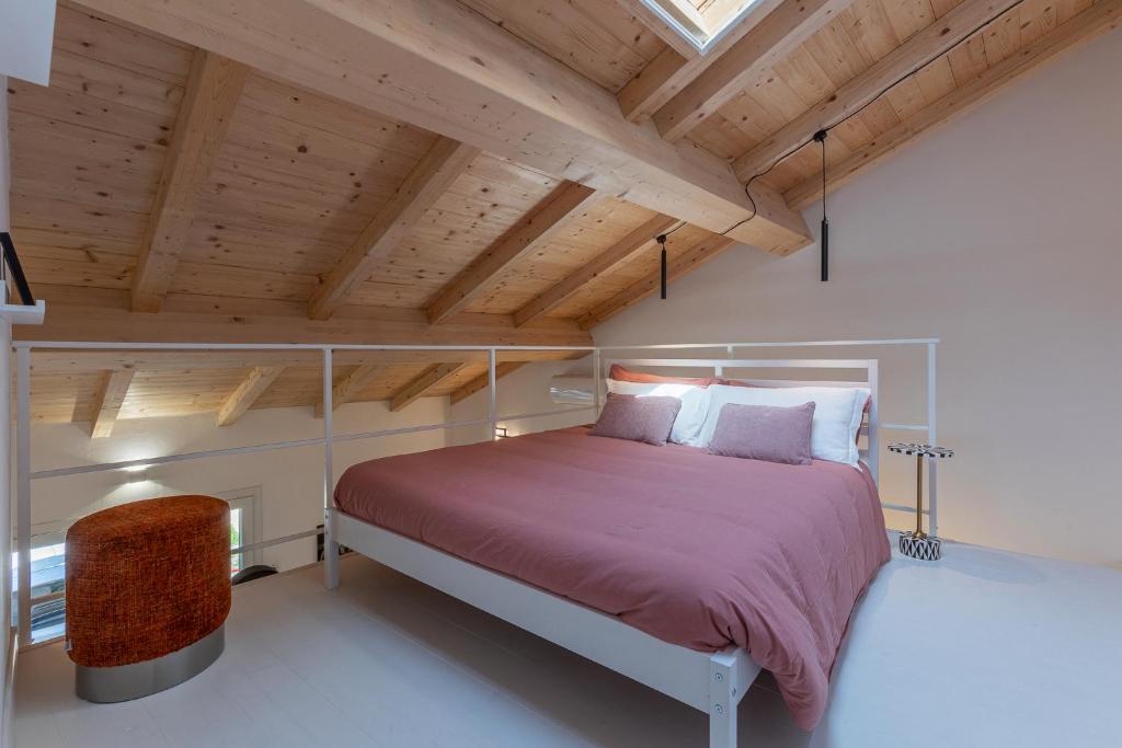 GuestHost - Bright Apartment with Patio & Parking - 3