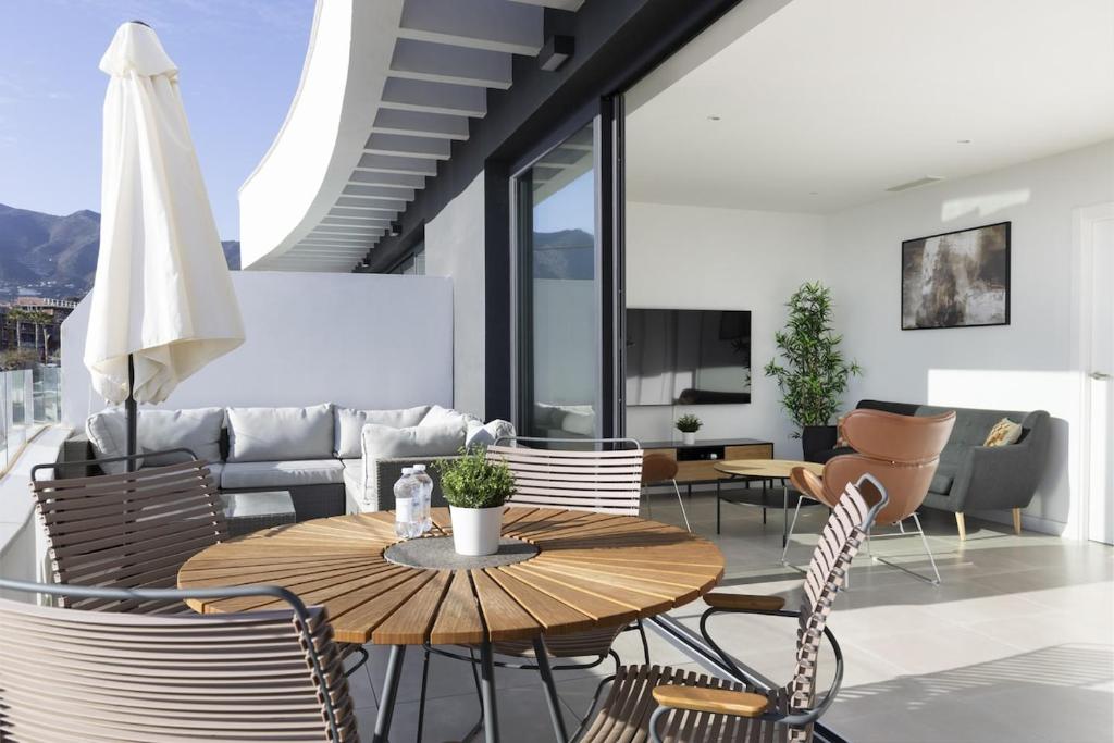Sunset Top Floor Apartment Higueron - 3