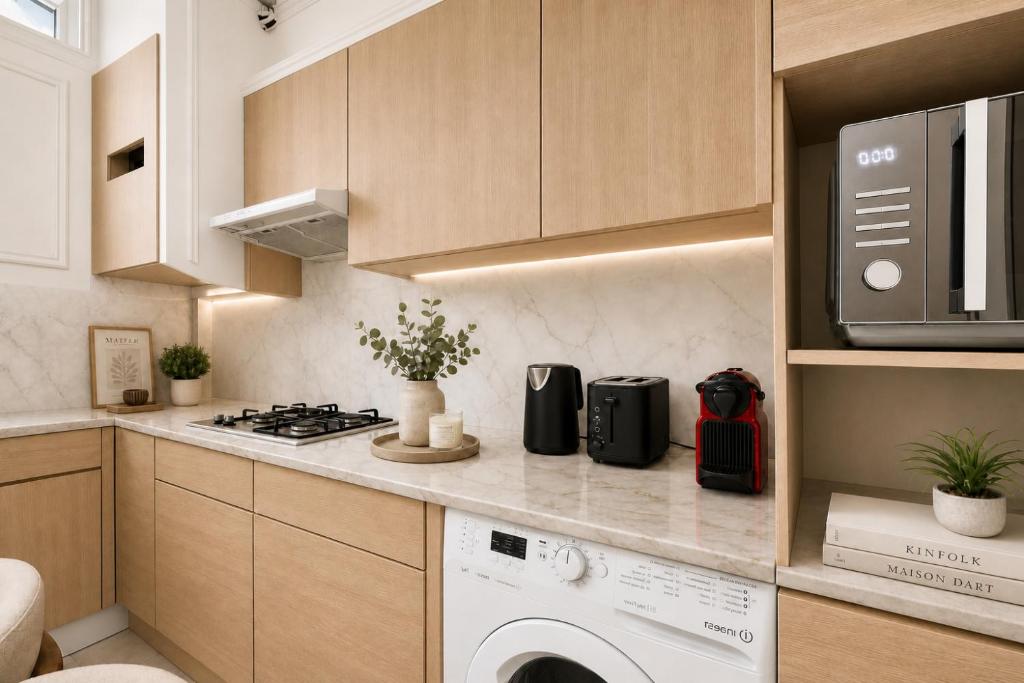 Modern 3BR Apartment Near Eiffel Tower & Invalides - 4