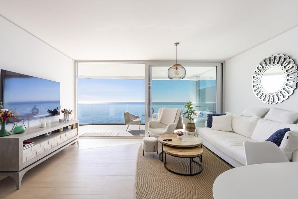 Stunning Seafront Apartment in Carvajal Beach - 1