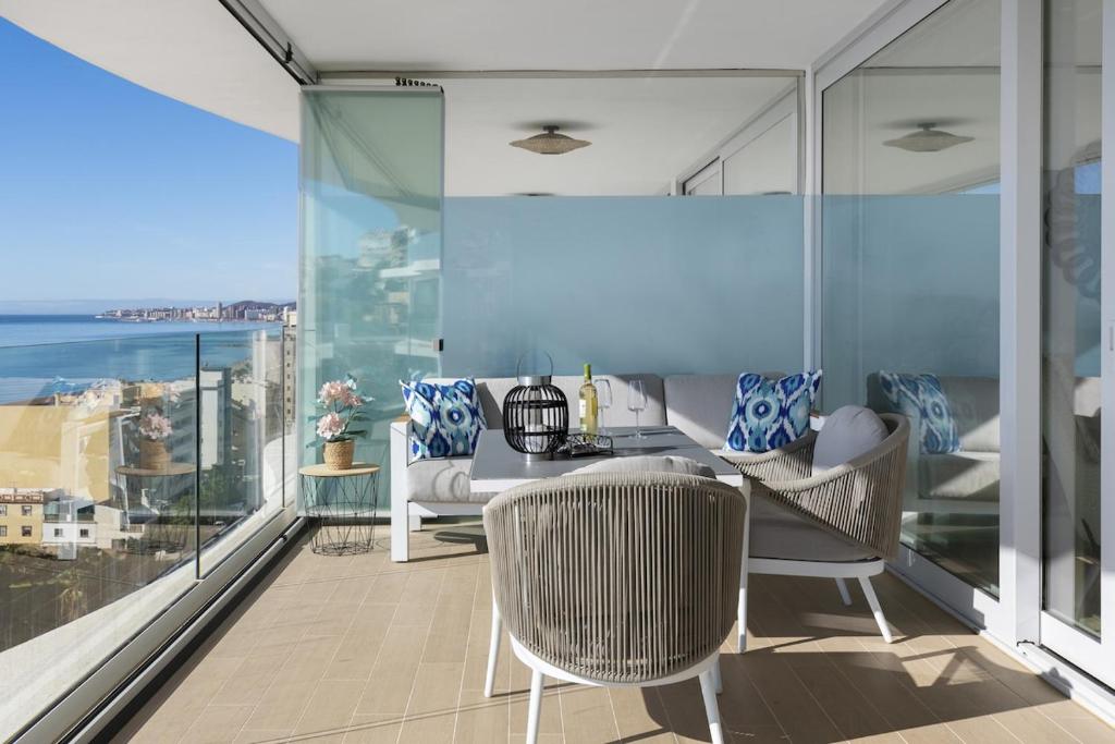 Stunning Seafront Apartment in Carvajal Beach - 5
