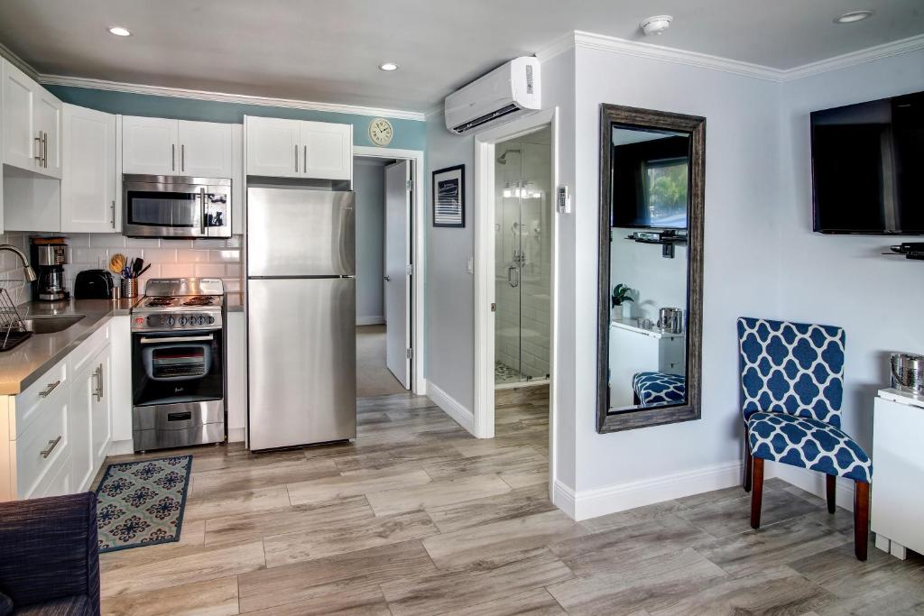 Efficiency Queen Suite