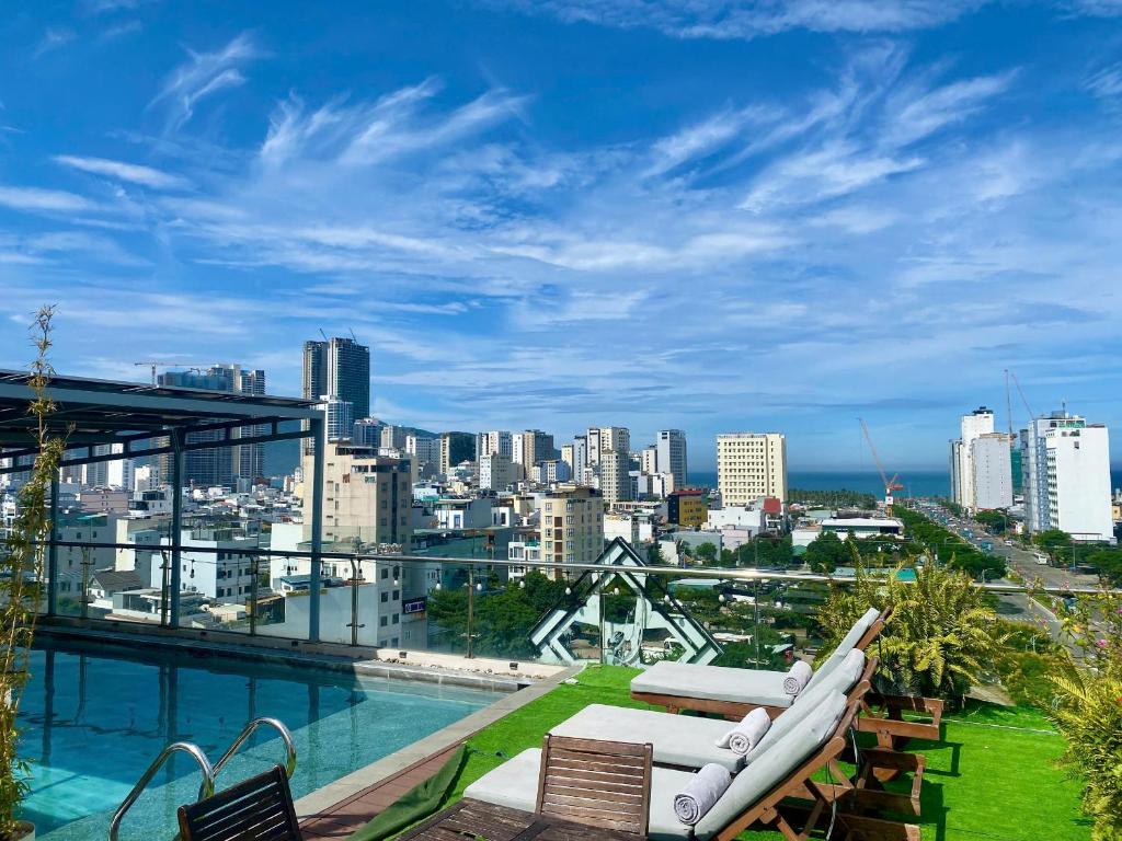 MiAn Hotel Danang - Infinity Pool