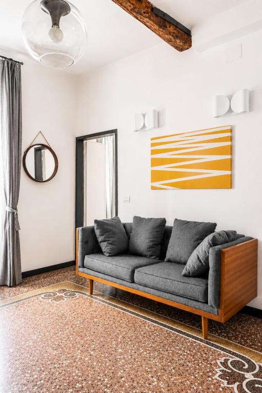 Designer 2 bedroom-AC apartment in the Center of Genoa - 3