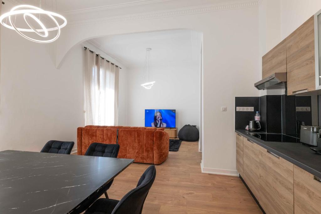 Loft au style contemporain à 150m des plages de Juan-les-Pins - 3