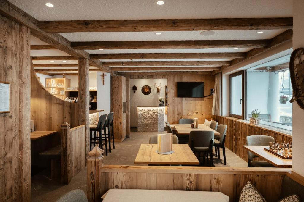 Hotel Edda - 1