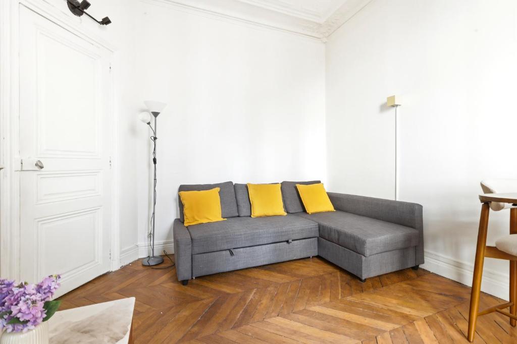 Lovely Studio in Upscale Paris 8th with Netflix - 3