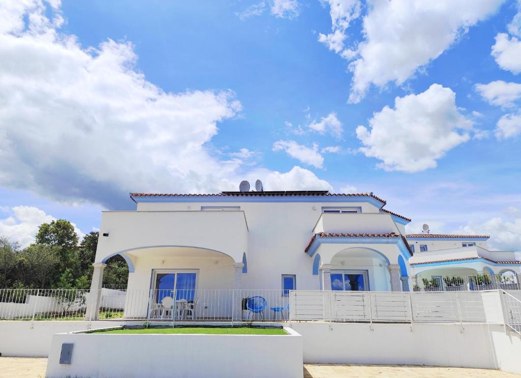 Villetta Borgo Bianco 2 con piscina in condivisione - 2