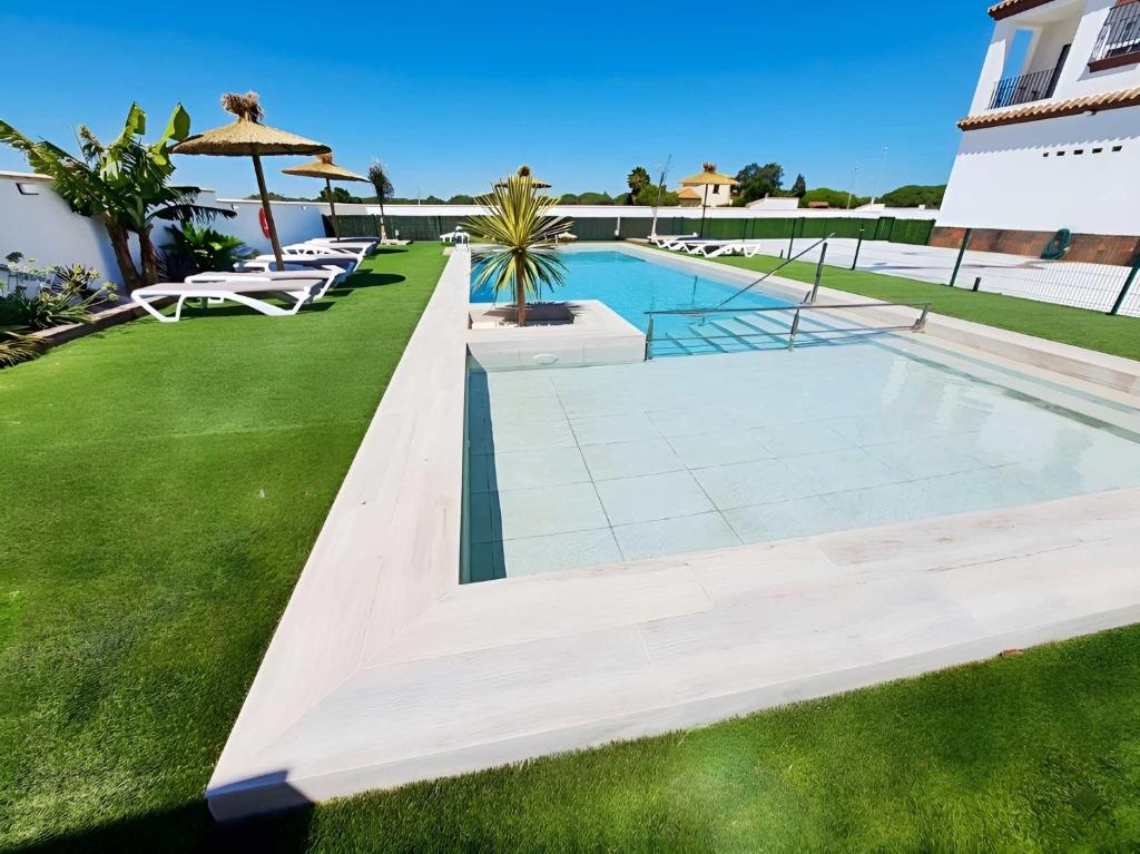Apartamento con piscina compartida y parking gratis cerca de Tartessus - 1