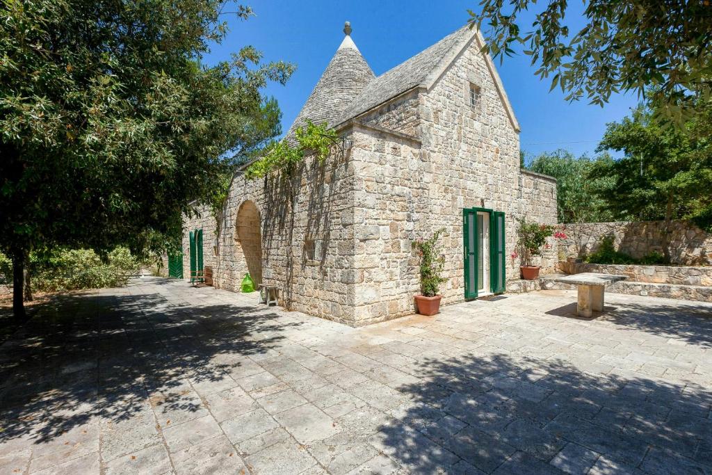 Trullo With Pool In The Woods Of Valle D'itria - 3