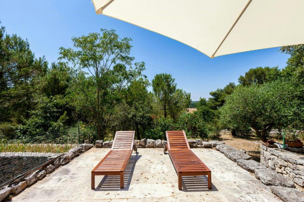 Trullo With Pool In The Woods Of Valle D'itria - 1