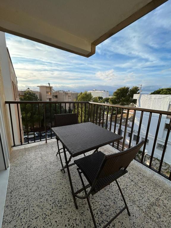 Staylio Salou Bruselas Apartment - 4
