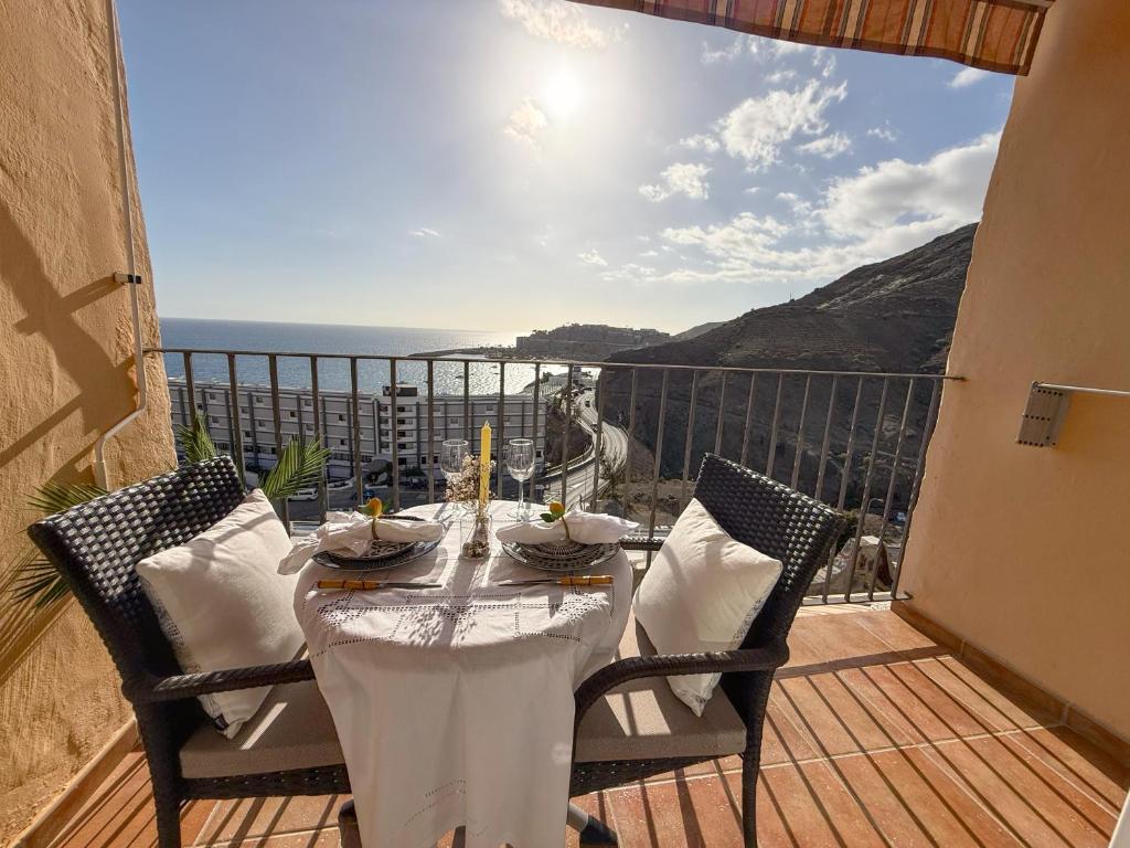 Sunset Balcony & Sea Views in Patalavaca Apt 21 - 4