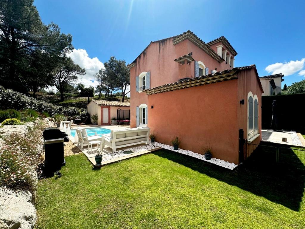 Villa familiale 4 chambres, climatisation & piscine - Golf de Pont Royal en Provence - 2