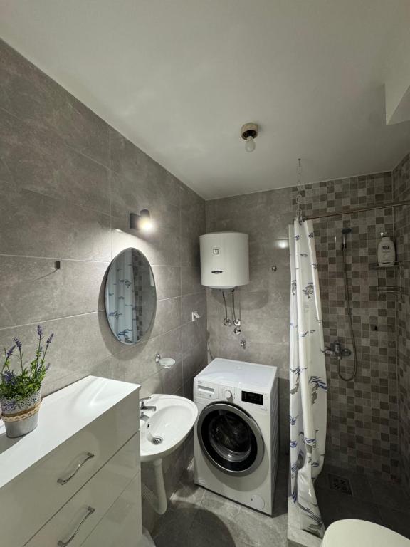 Aura Apartment - 4