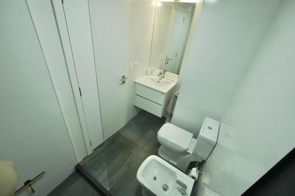 Apartamento Zona Tres Cruces, moderno, confortable - 2