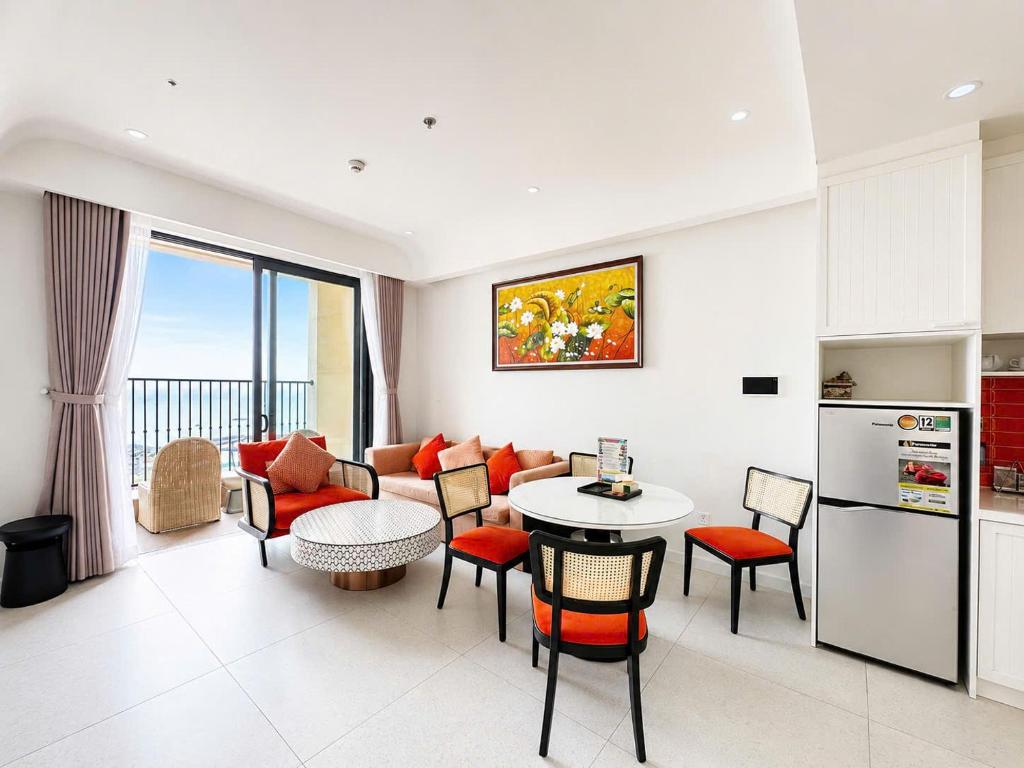 Hillside residence Phu Quoc, sea &firework view