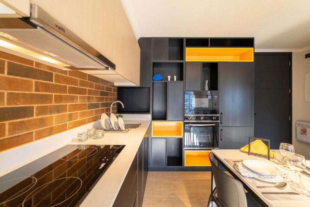 1BR Retreat Providencia Modern Pool and Gym - 2