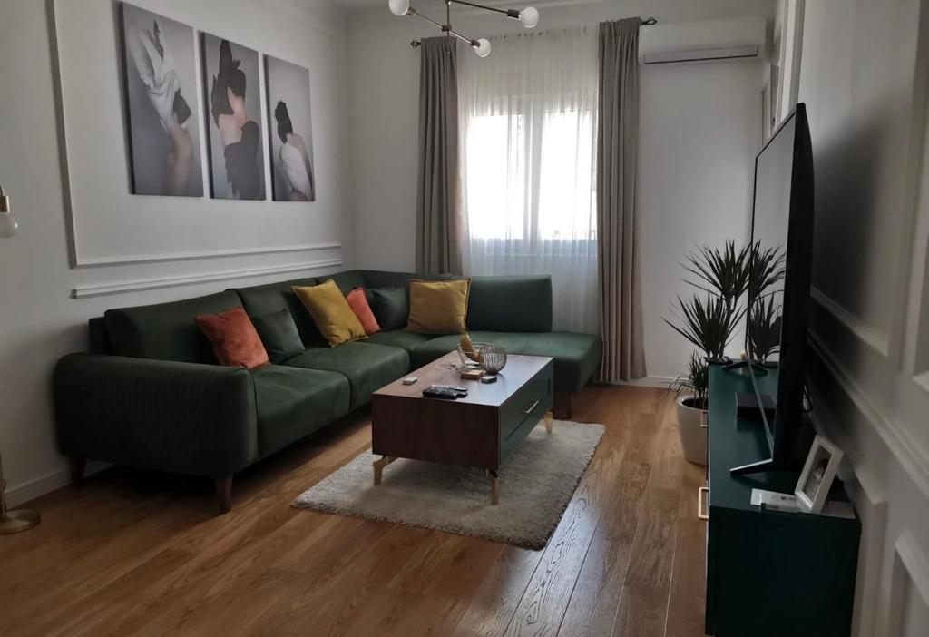 Musca Two-Bedroom apartment, Budva Centar - 1