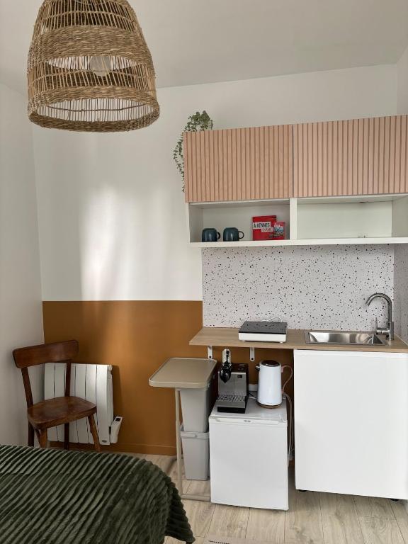 Petit studio indépendant - mitoyen à notre maison - 2