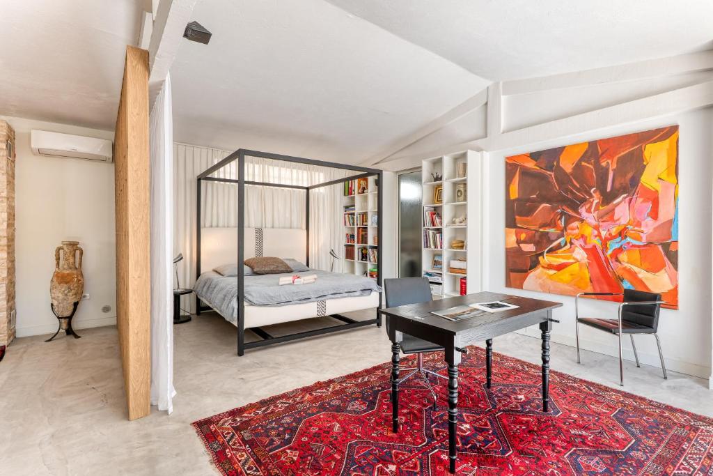 Artful Loft Retreat - Terrace, Parking - Happy Rentals - 5