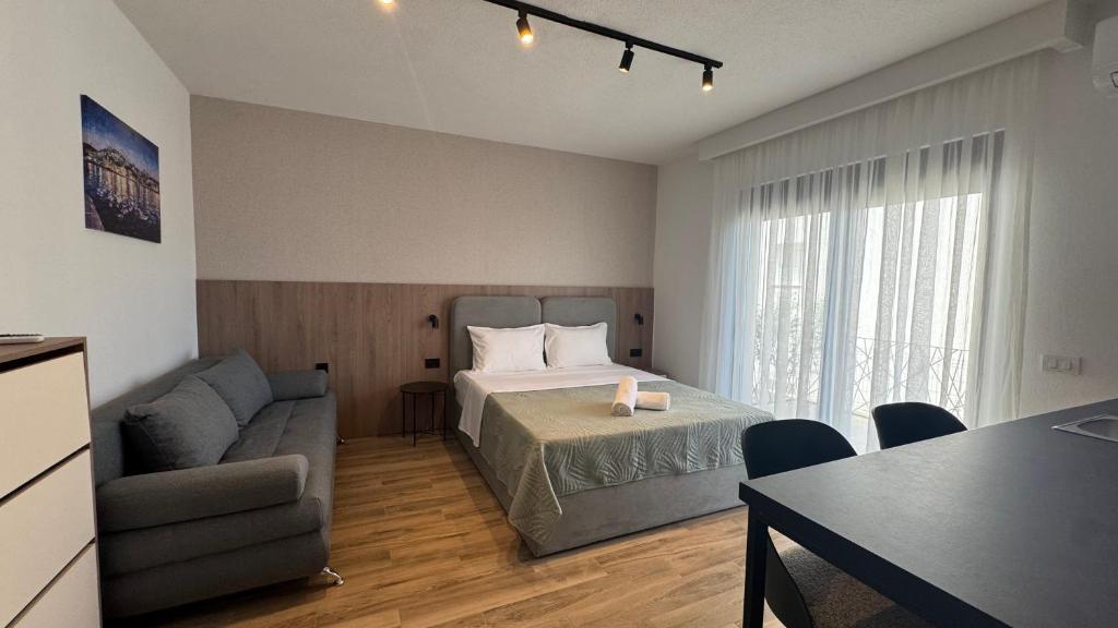 TS Yard Apartments - 1