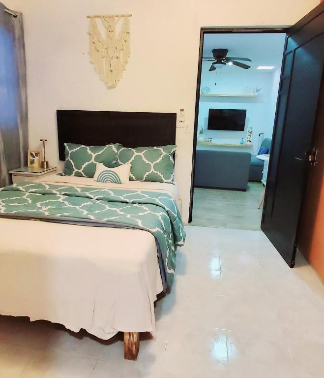 Estudio Privado a 3 cuadras de Gran Plaza y Bus a la Playa - 2