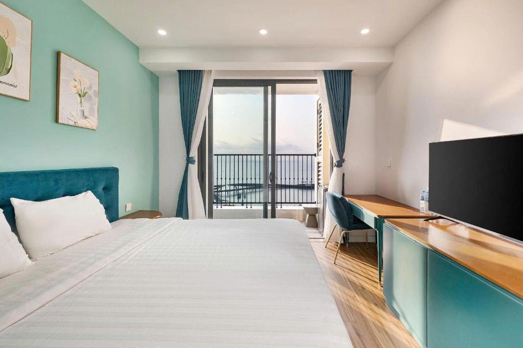 Signature Apartments by Sunset Host - Free Pool, Gym & Ocean - Fireworks view