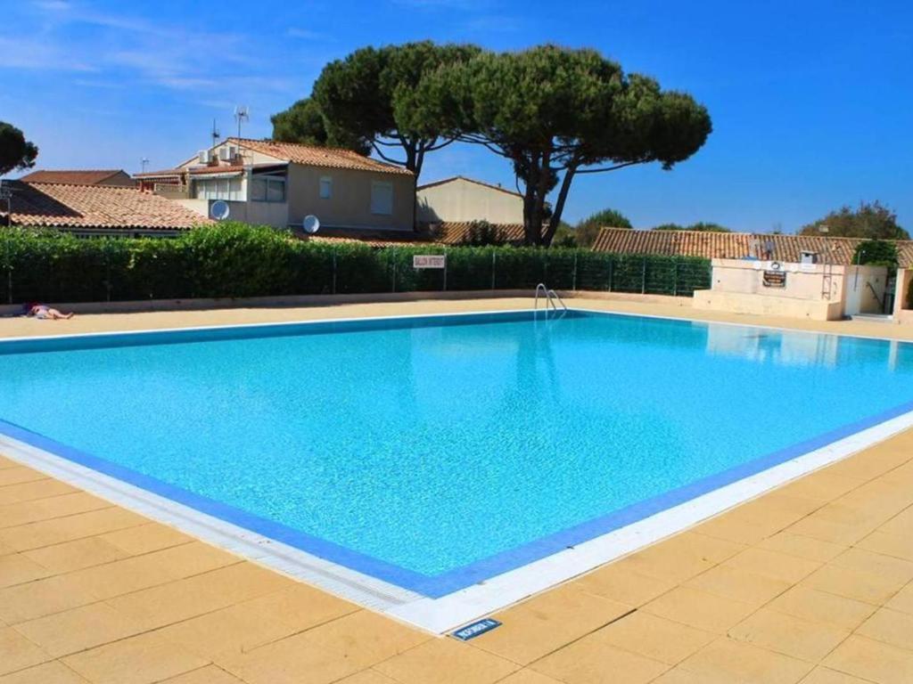 Maison mitoyenne parking - 4 pers. proche village naturiste - FR-1-880-8 - 1