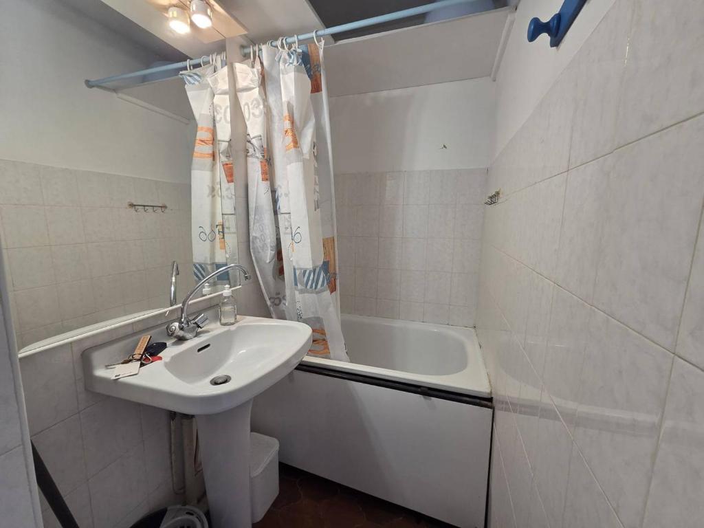 Studio climatisé, accès plage - 3 pers. - FR-1-880-64 - 3