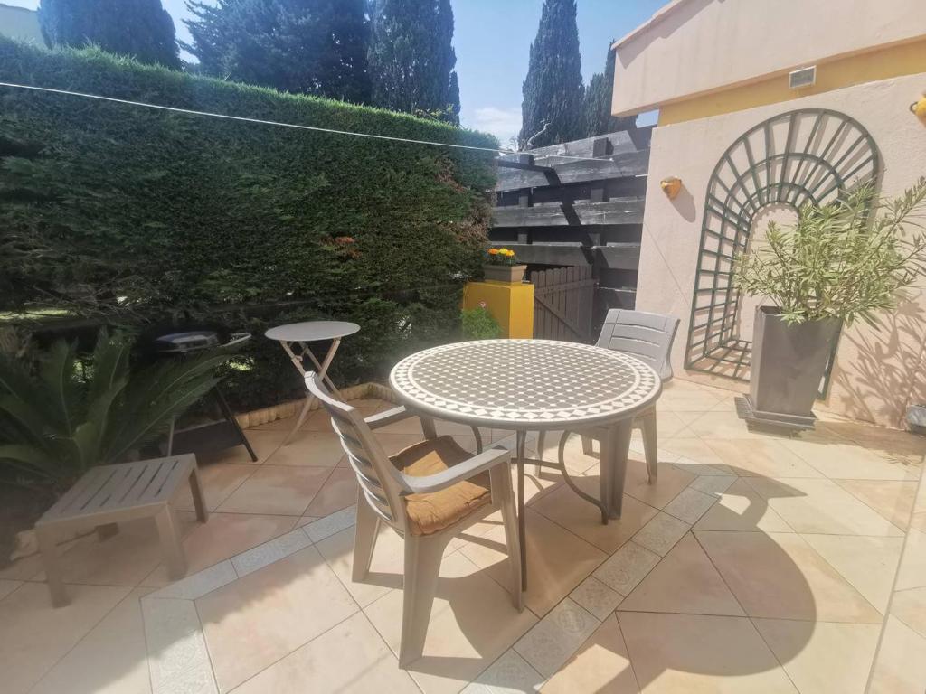 Appartement avec accès piscine - 4 pers. - FR-1-880-81 - 2