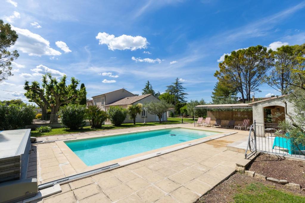 Lou Cigalon Mas provençal avec piscine - 2