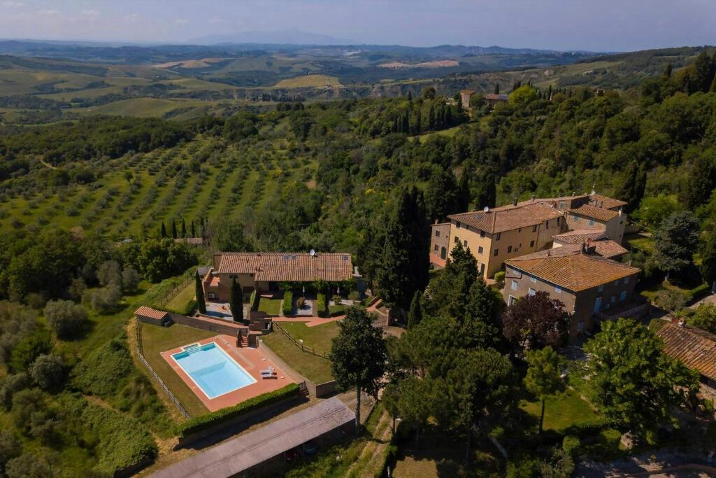 Tuscan Apartment With Fantastic Views In Iano - 3
