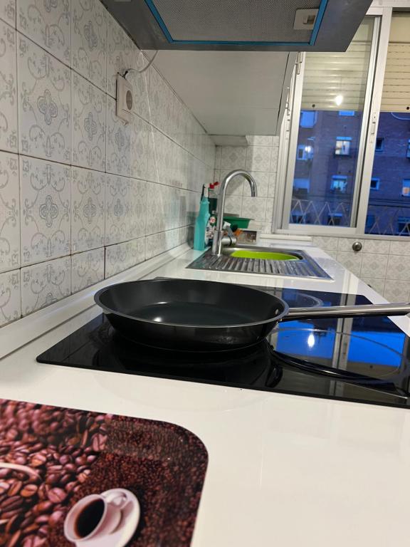 Spacious 3-Bedroom Apartment in Madrid - 4