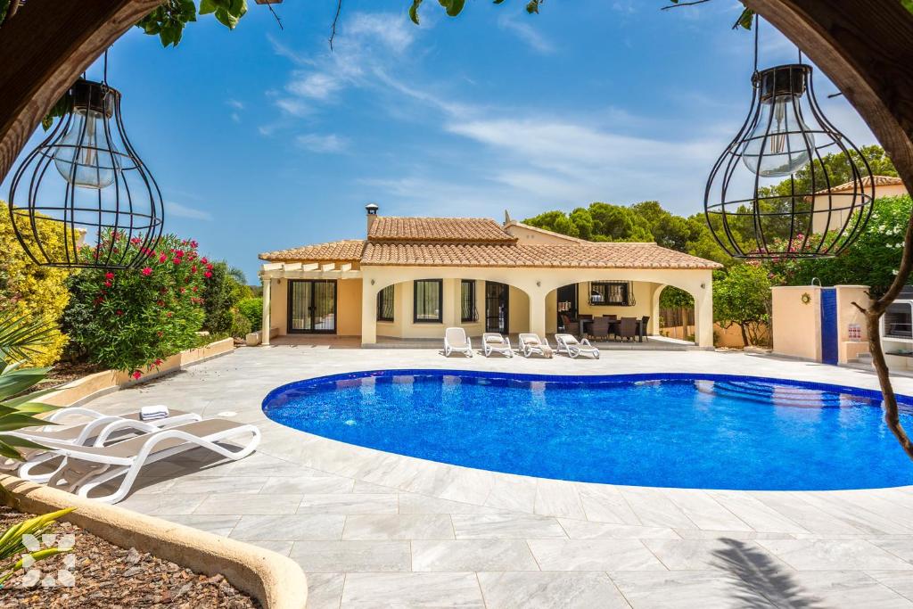Villa Aveta by Abahana Villas - 2