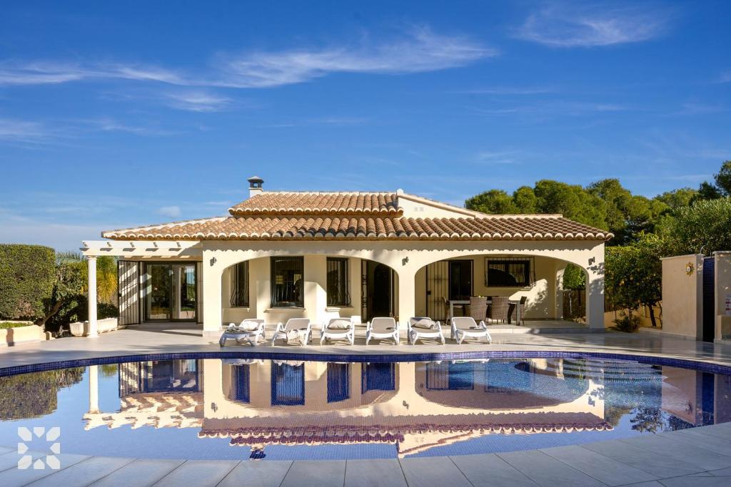 Villa Aveta by Abahana Villas - 1
