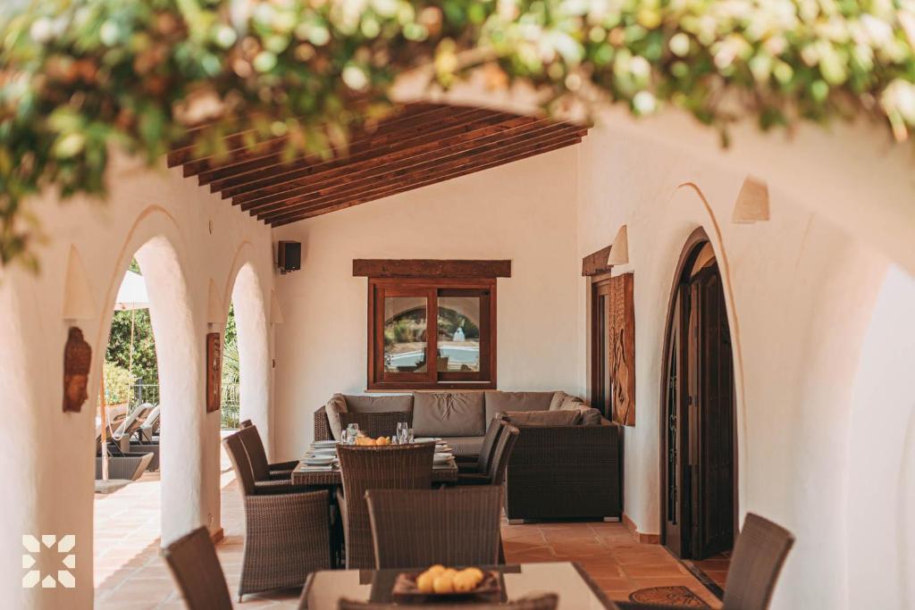 Villa Alessia by Abahana Villas - 4