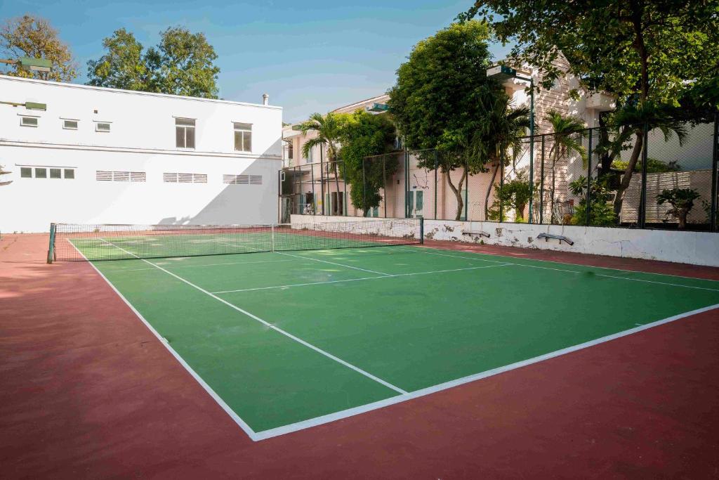 Tennis court