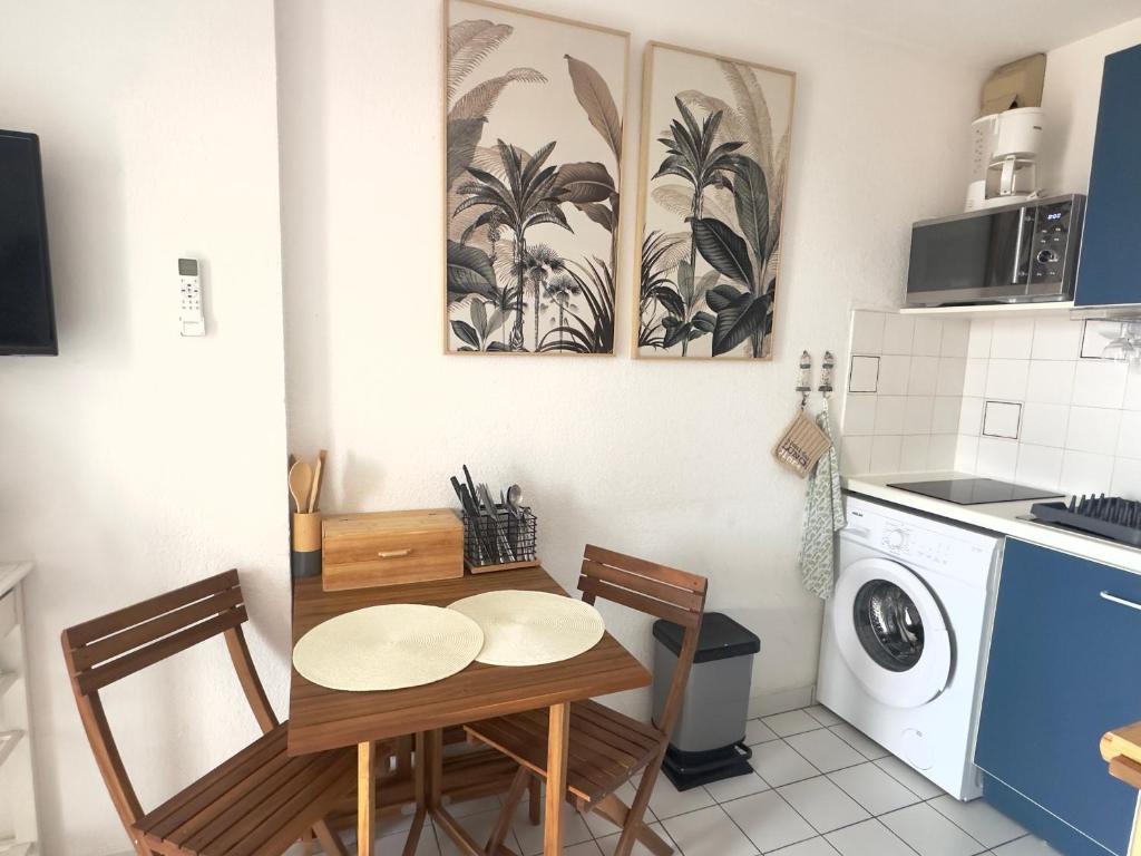 Appartement T2 à Collioure avec terrasse et parking, accès direct à la plage - FR-1-309-514 - 3