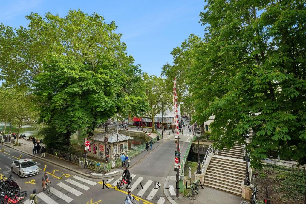 KAZA BELLA - Canal Saint Martin Pieds dans l'eau 2 - 4