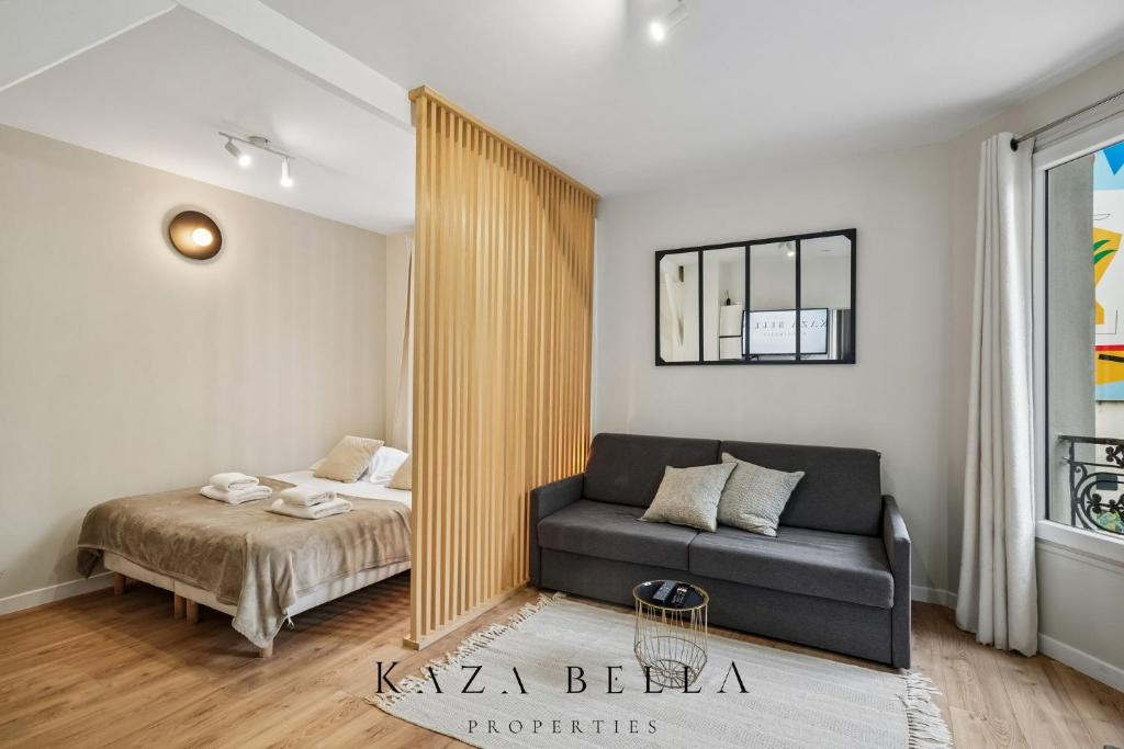 KAZA BELLA - Canal Saint Martin Pieds dans l'eau 1 - 2