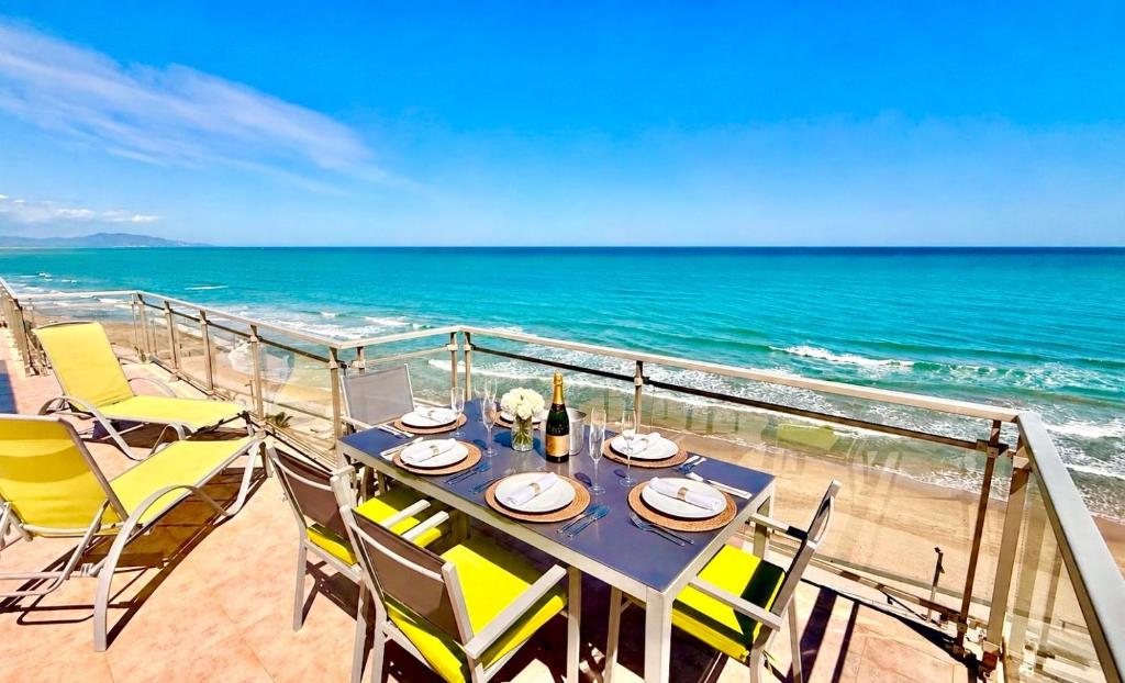 Beachfront Penthouse 360 views Large Terrace - 3