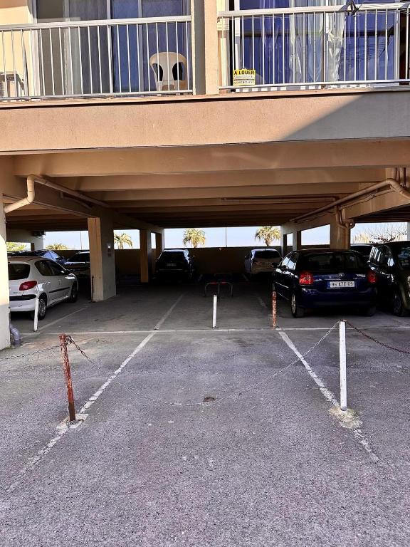 Mode hôte Studio avec coin nuit, parking et ascenseur - 3