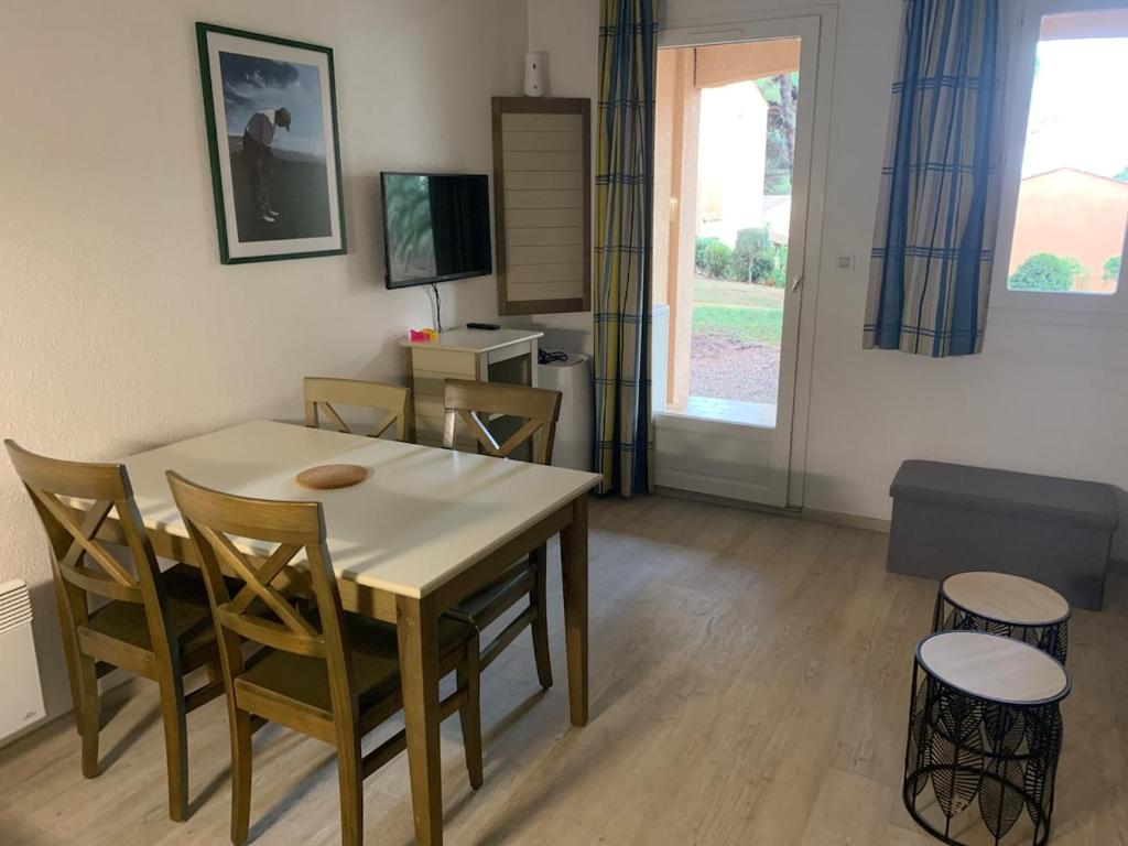 Vacation Studio with Pool, Tennis, Pétanque & Parking - 5