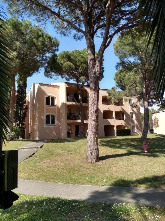Vacation Studio with Pool, Tennis, Pétanque & Parking - 2