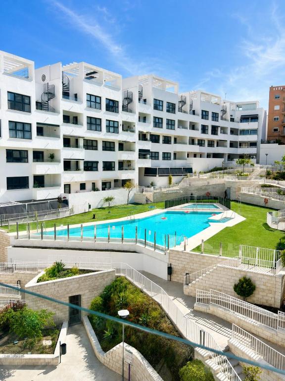 Modern 2Bed Estepona Apartment with Pool & Terrace - 5