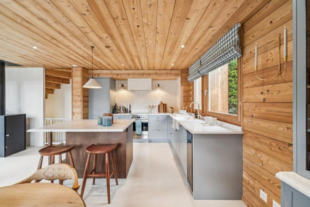 Chalet SkyLodge by Mrs Miggins - 3